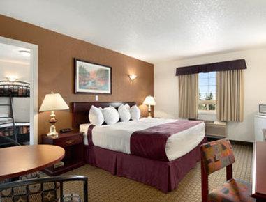 Ramada By Wyndham & Hotel 3*