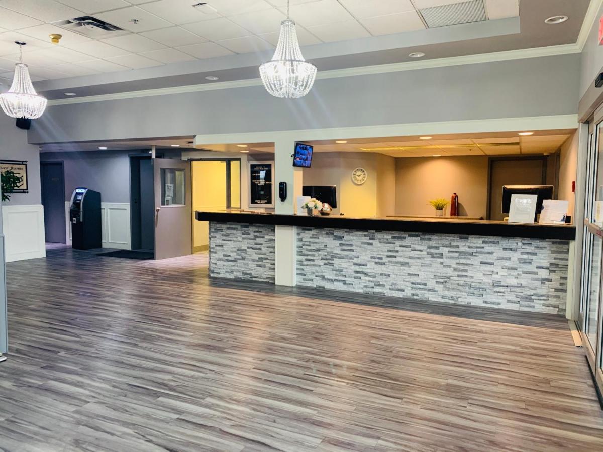 Ramada By Wyndham & Red Deer